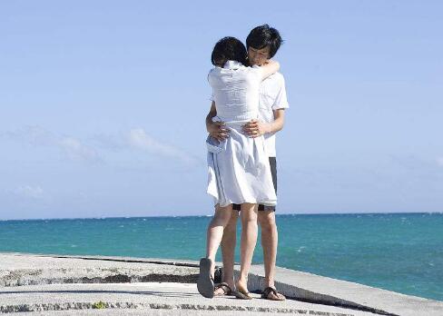 男生忍不住抱你代表什么
