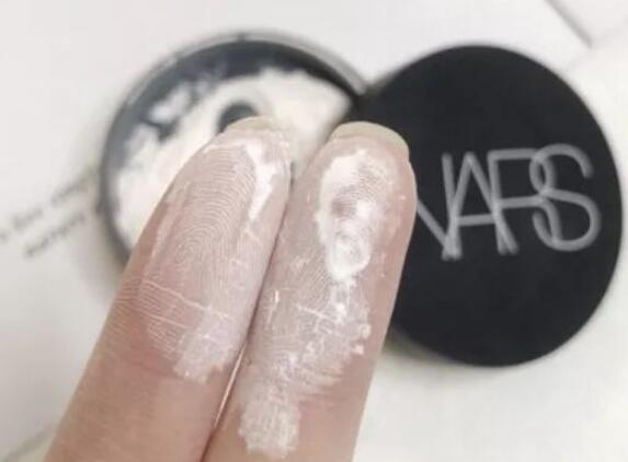 nars散粉真假对比