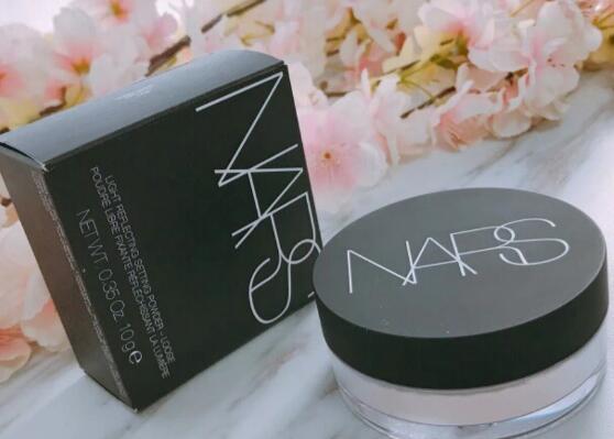 nars蜜粉饼和散粉区别
