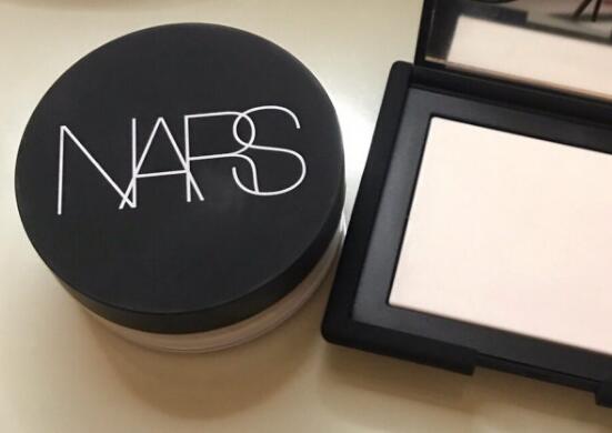 nars散粉使用方法