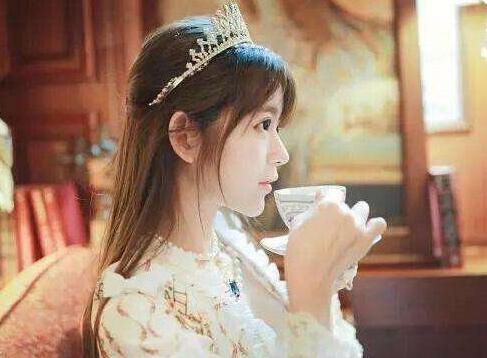 女生吊着你玩的特征