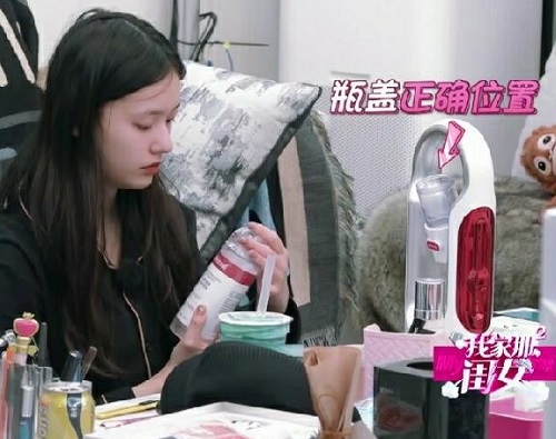 我家那闺女林允同款美容仪什么品牌