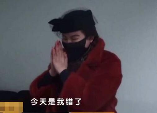 奔驰女告民警非礼