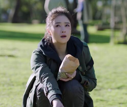 如果岁月可回头蒋欣风衣什么牌子