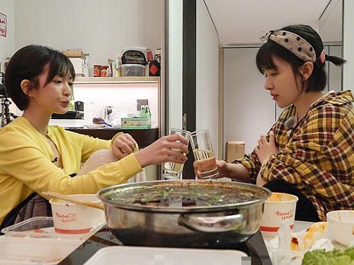 我家那闺女阚清子同款衬衫什么品牌
