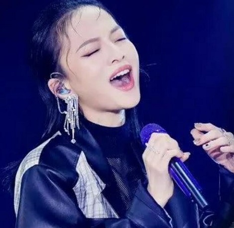 天赐的声音张韶涵耳饰精美绝伦