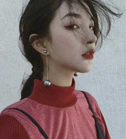 老公总是和前女友偷偷联系