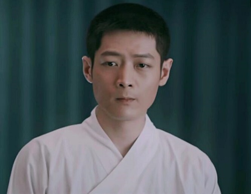 鬓边不是海棠红腊月红是好是坏