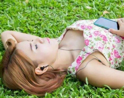 喜欢上女客户