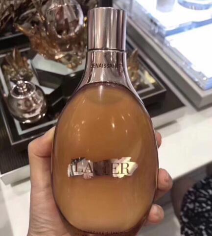 海蓝之谜鎏金水是精华还是水