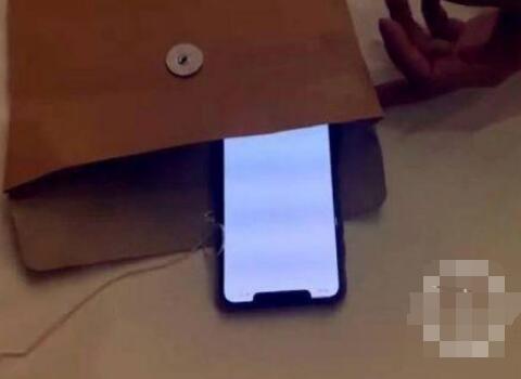 记者被打送还手机被刷机