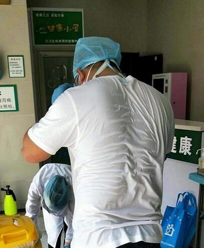 河北夫妻当志愿者34天后悄悄离汉