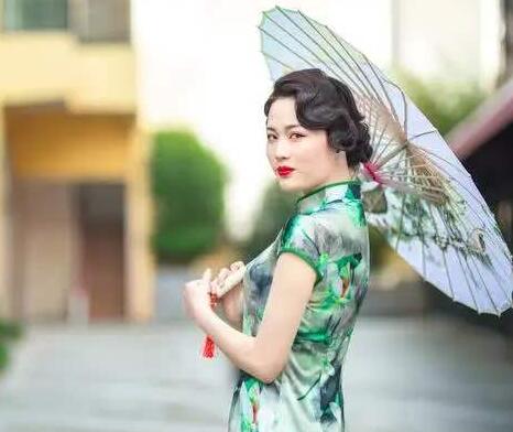 男生动情并认定女生的表现