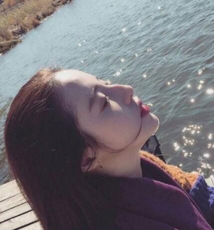 老婆和男同事无话不说 