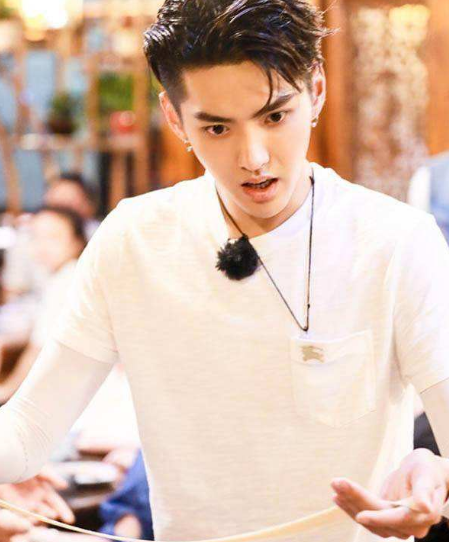 吴亦凡大碗宽面是什么梗