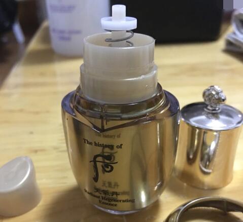 天气丹精华瓶子怎么打开