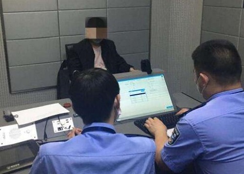 潜逃24年杀人犯因没有绿码自首