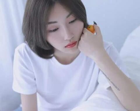 我和同学偷偷做爰