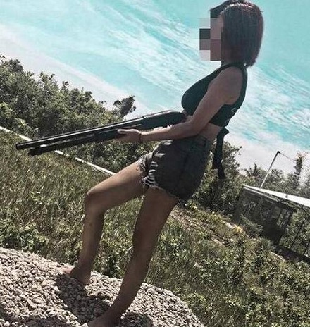 翼装飞行女生身亡