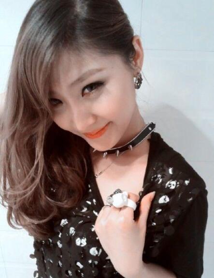 魏晨老婆是他的初恋吗