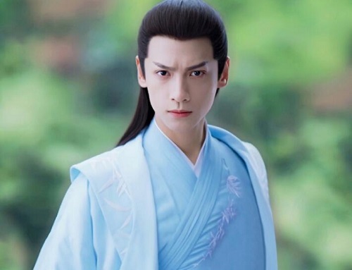 月上重火上官透是个什么样的人