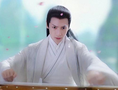 月上重火上官透是个什么样的人