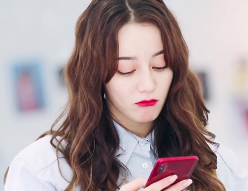幸福触手可及周放用的什么牌子手机