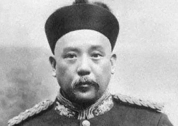 为什么普通人不能坐龙椅