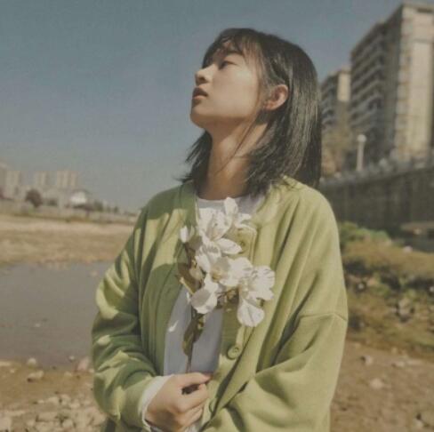 男朋友对前任大方对我很抠门
