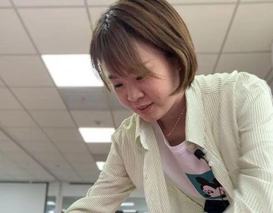 年薪30万女硕士辞职做保姆