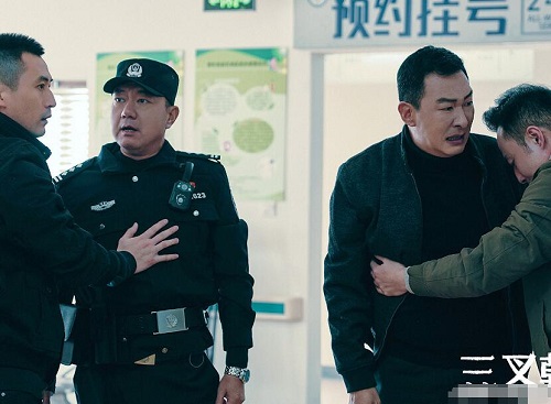 三叉戟是根据小说改编的吗