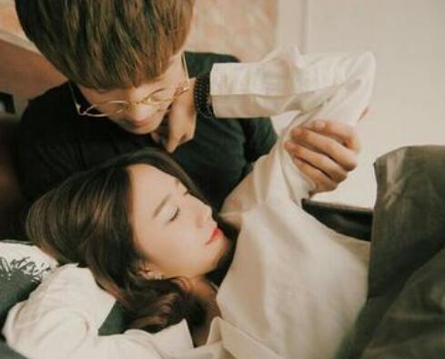 男人有好感的眼神表现