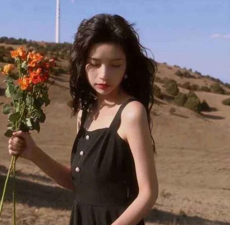 妻子背着我跟别人暧昧聊天