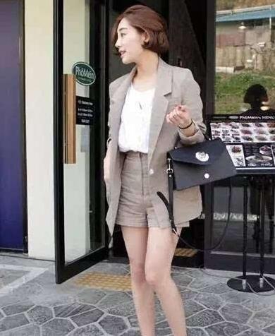 女生短裤怎么搭配