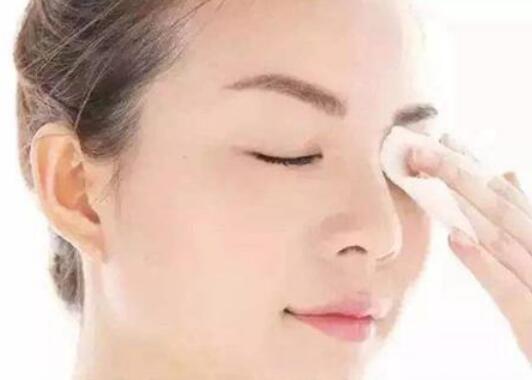 卸妆水和卸妆油有什么区别