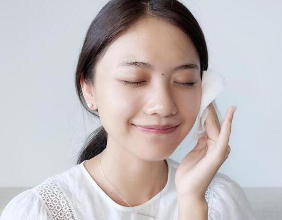 卸妆水和卸妆油有什么区别