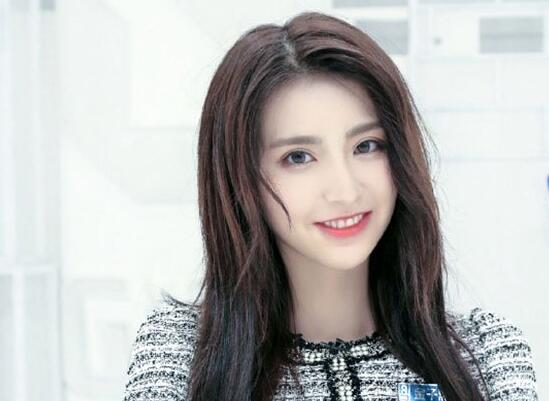 金子涵是混血儿吗