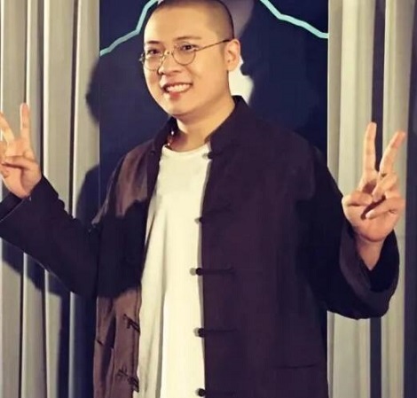说唱听我的秃子2z什么背景来历