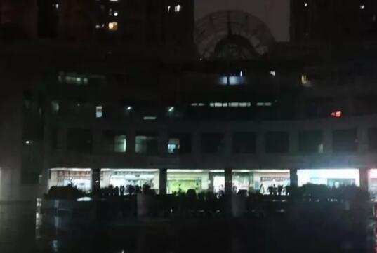 荔湾广场八棺镇的是谁