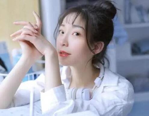我被两个男网友玩弄感情