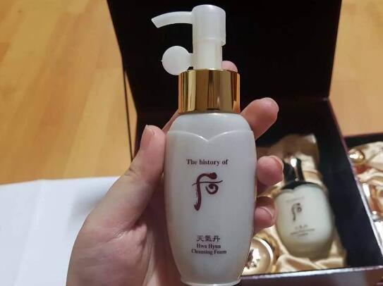 天气丹眼部精华和眼霜的区别