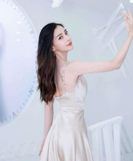 杨颖和泰洋川禾是什么关系