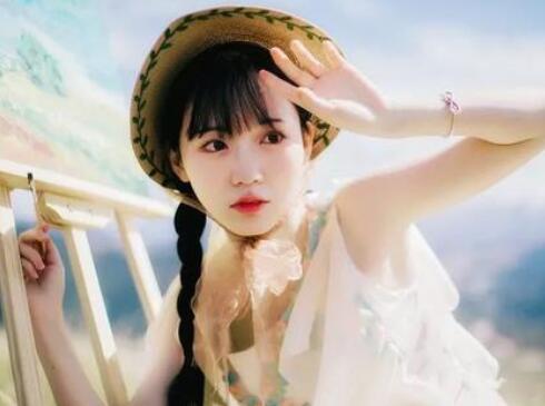 和女同学在车上