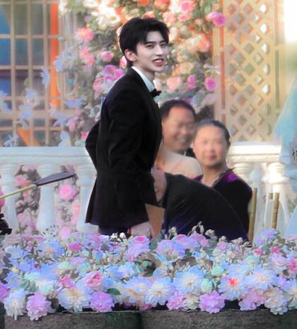 奔跑吧4蔡徐坤结婚那个什么歌