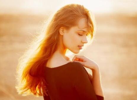 勾起男人保护欲的女人