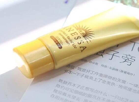 安耐晒盖子颜色的区别