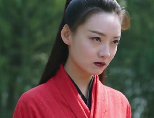 暮白首明尊是谁年龄多大