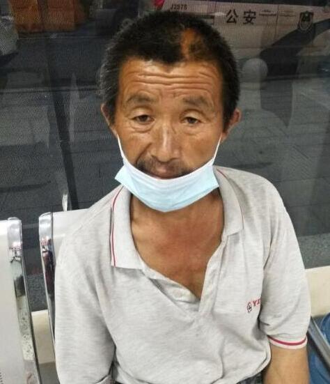 无健康码大爷是坐火车到浙江的