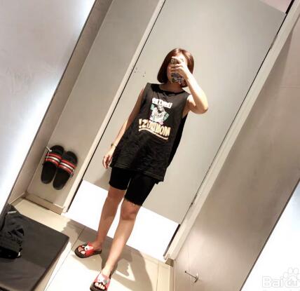 牛仔五分裤配什么上衣