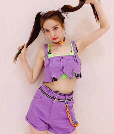 乘风破浪的姐姐吴昕首次公演造型